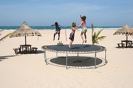 trampoline-241899_180.jpg